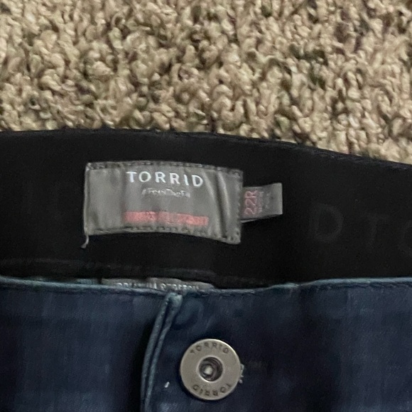 TORRID Bombshell Skinny Premium Stretch Dark Wash Jeans Size 22R - Picture 2 of 9